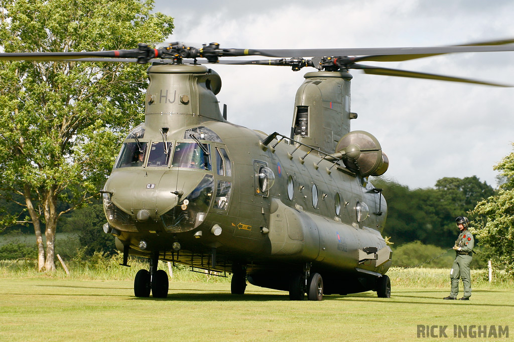 Boeing Chinook HC2A - ZH895/HJ - RAF