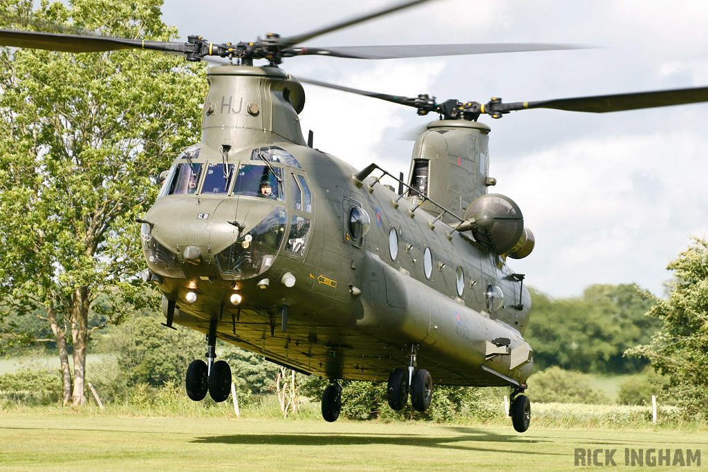 Boeing Chinook HC2A - ZH895/HJ - RAF