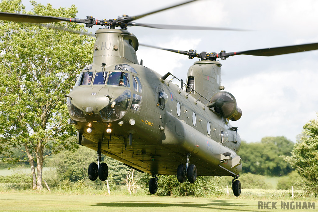 Boeing Chinook HC2A - ZH895/HJ - RAF