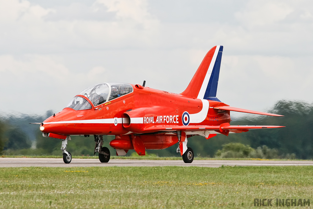 British Aerospace Hawk T1 - XX242 - RAF | The Red Arrows