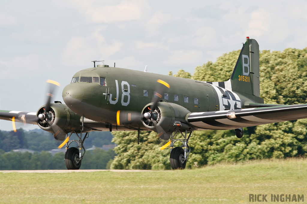 Douglas C-47A Skytrain - 315211/J8-B / N1944A - USAAF