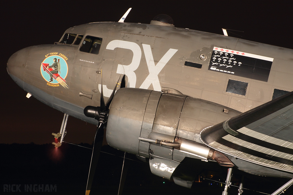 Douglas C-47A Skytrain - N5831B "Drag em oot" - USAF