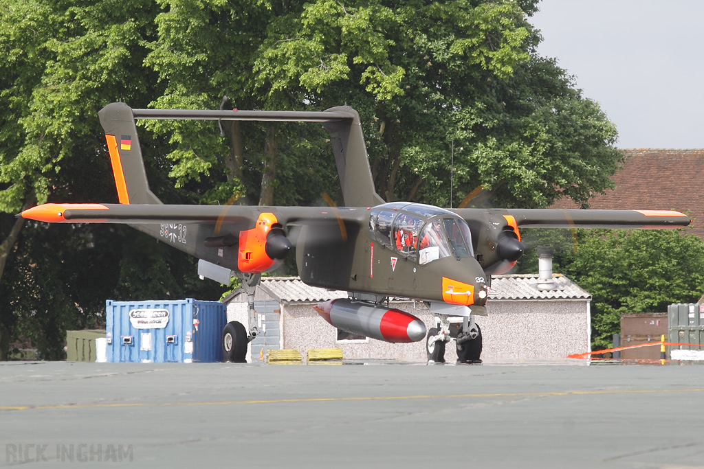 North American OV-10B Bronco - 99+32/G-BZGK