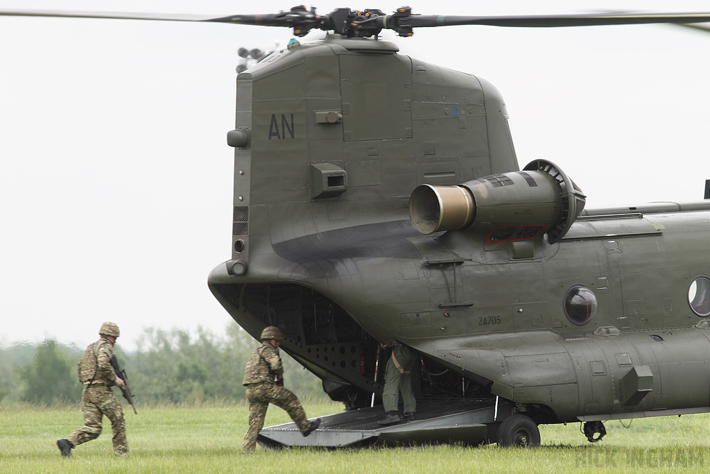 Boeing Chinook HC2 - ZA705/AN - RAF