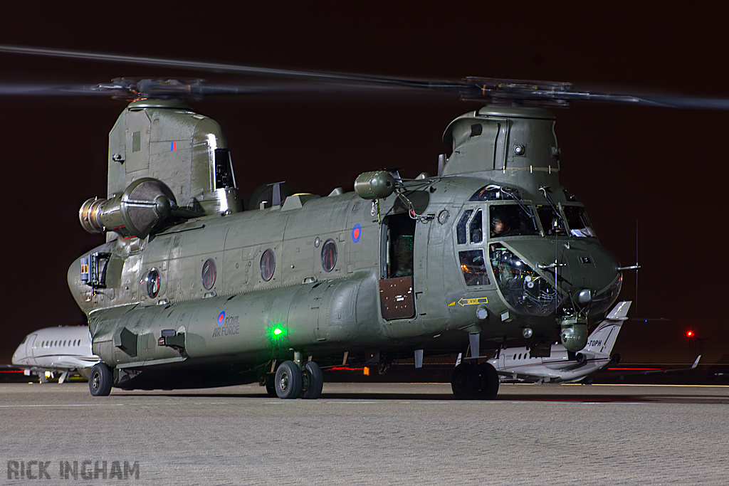 Boeing Chinook HC2 - ZA704 - RAF