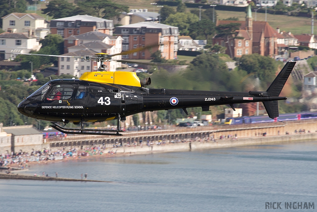 Eurocopter Squirrel HT2 - ZJ243 - Defence Helicopter Flying School