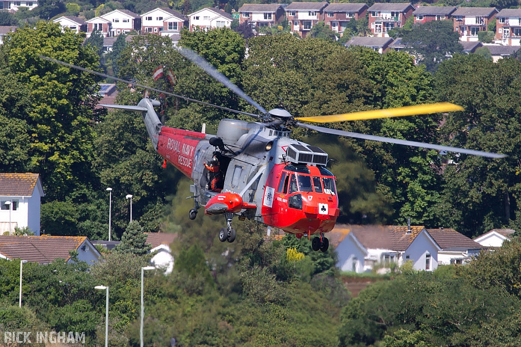 Westland Sea King HU5 - XV670/17 - Royal Navy