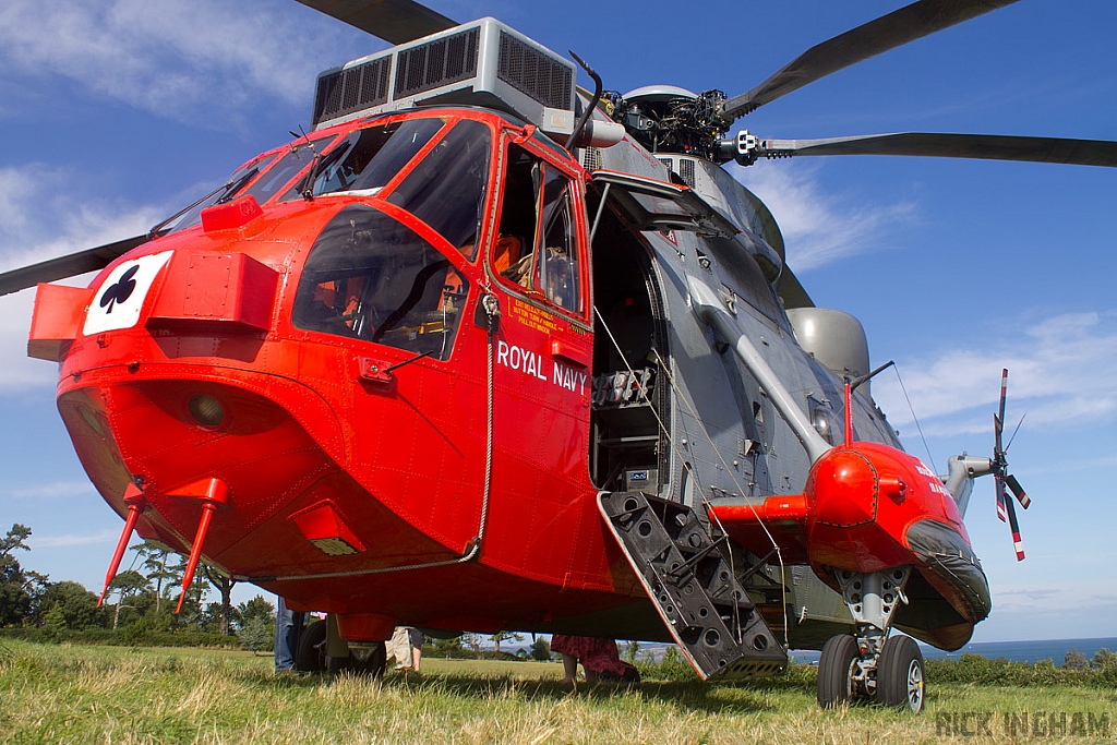 Westland Sea King HU5 - XV670/17 - Royal Navy