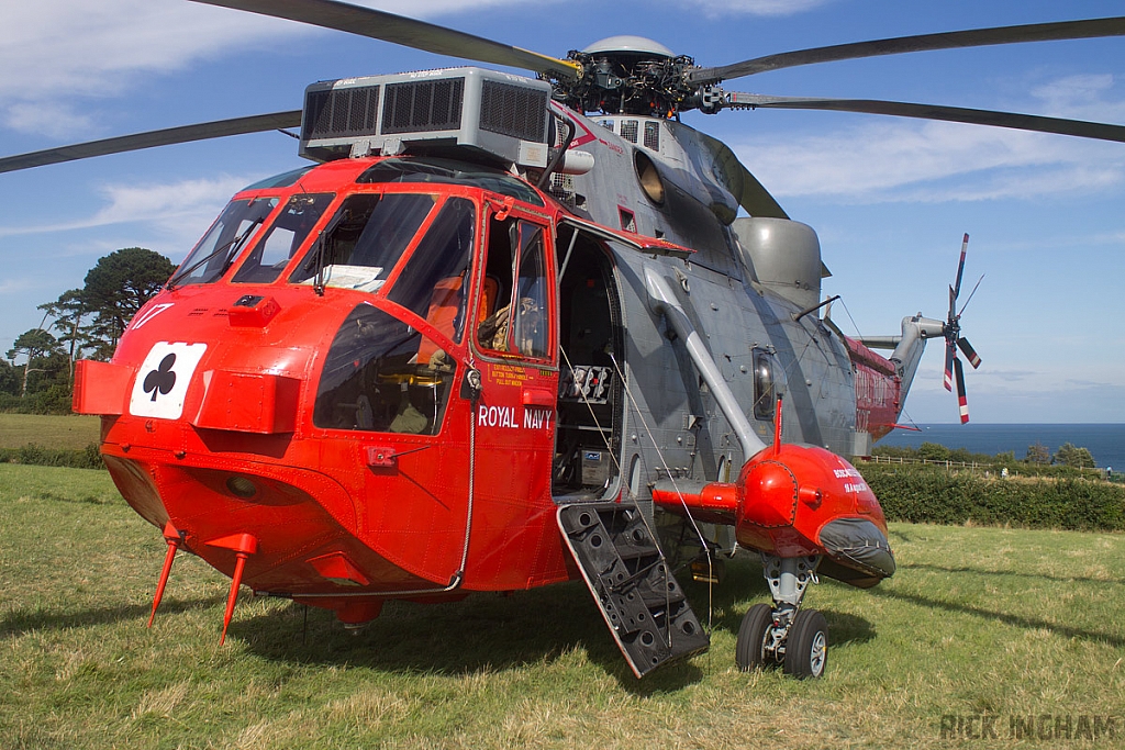 Westland Sea King HU5 - XV670/17 - Royal Navy