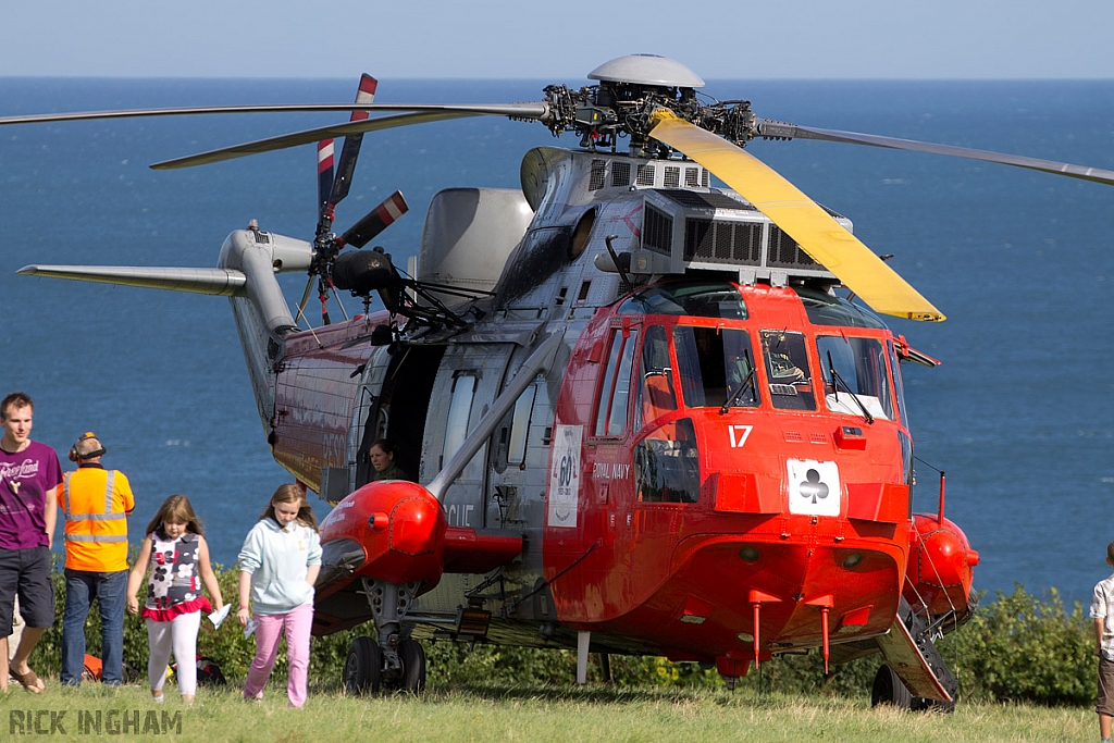 Westland Sea King HU5 - XV670/17 - Royal Navy