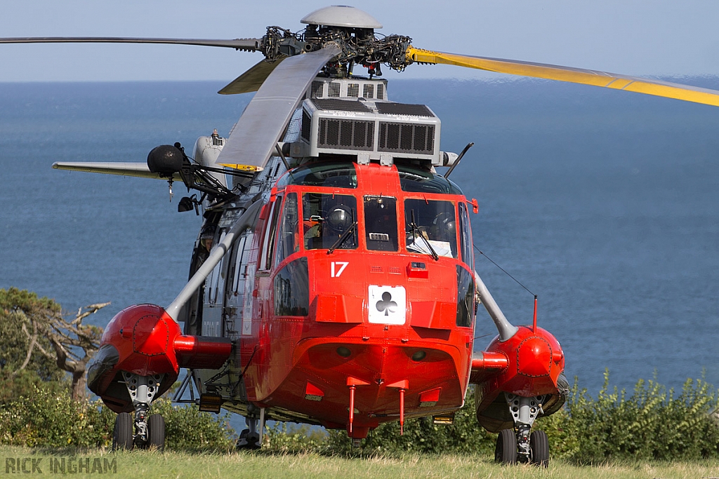 Westland Sea King HU5 - XV670/17 - Royal Navy