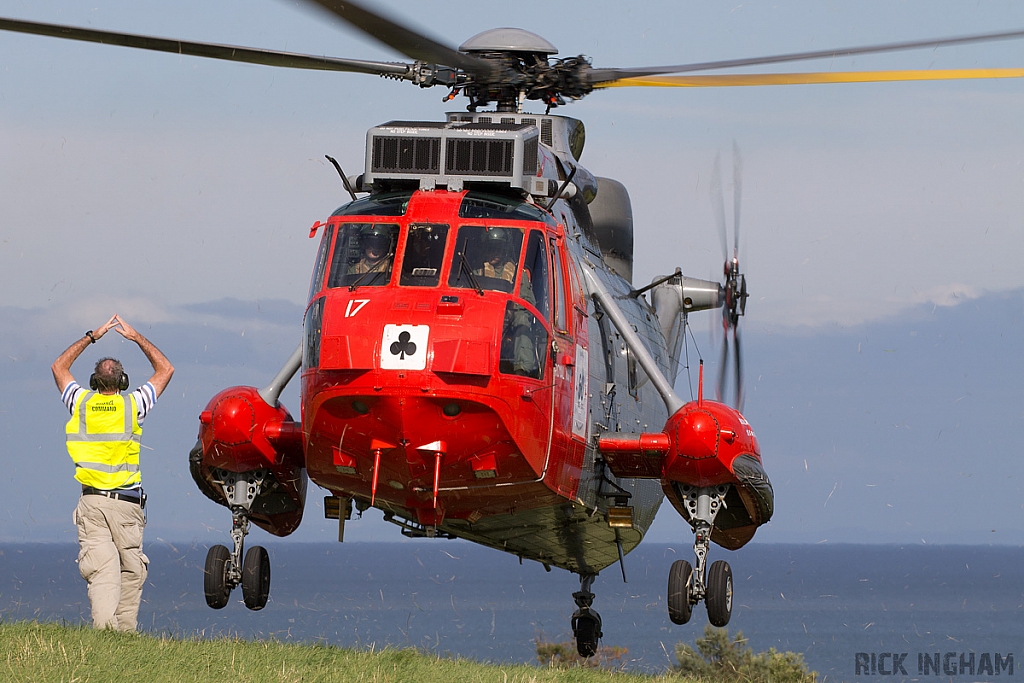 Westland Sea King HU5 - XV670/17 - Royal Navy