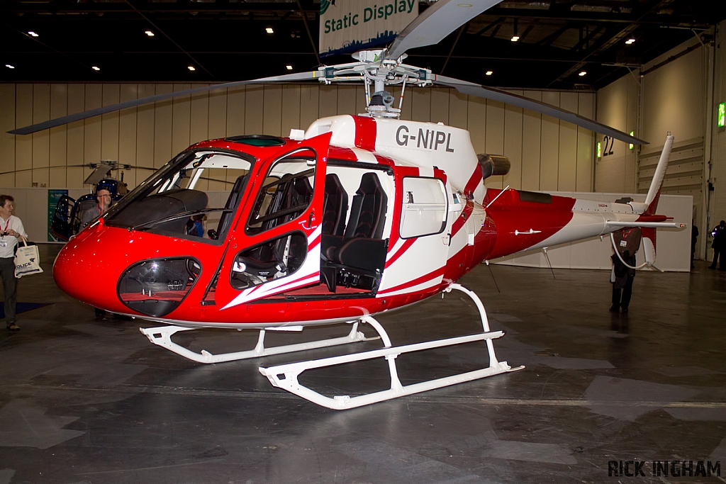 Eurocopter AS350B3 Squirrel - G-NIPL