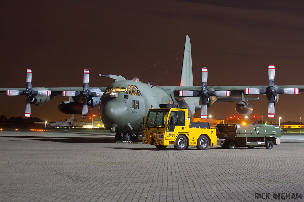 Lockheed C-130K Hercules C1P - XV295 - RAF