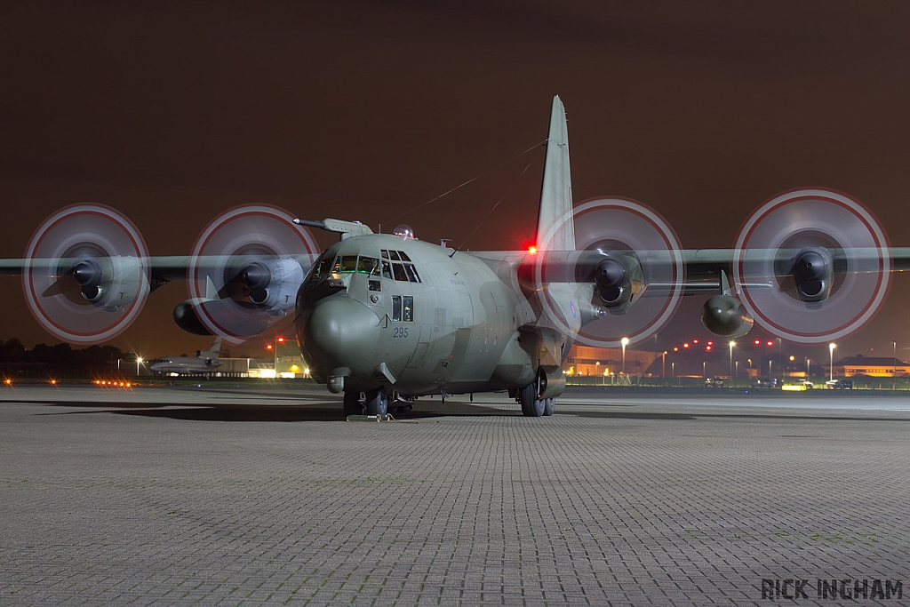 Lockheed C-130K Hercules C1P - XV295 - RAF