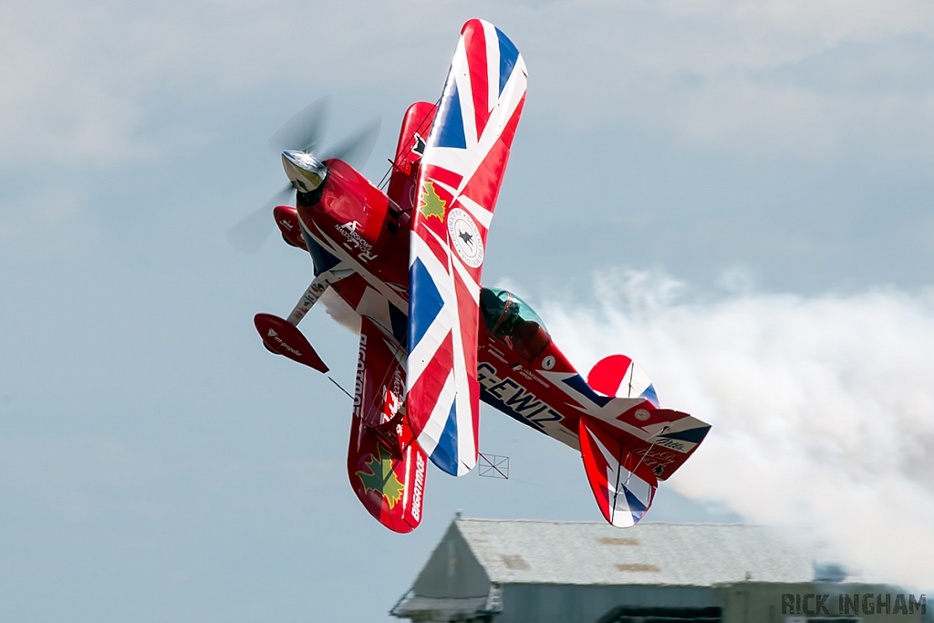 Pitts S-2S Special - G-EWIZ