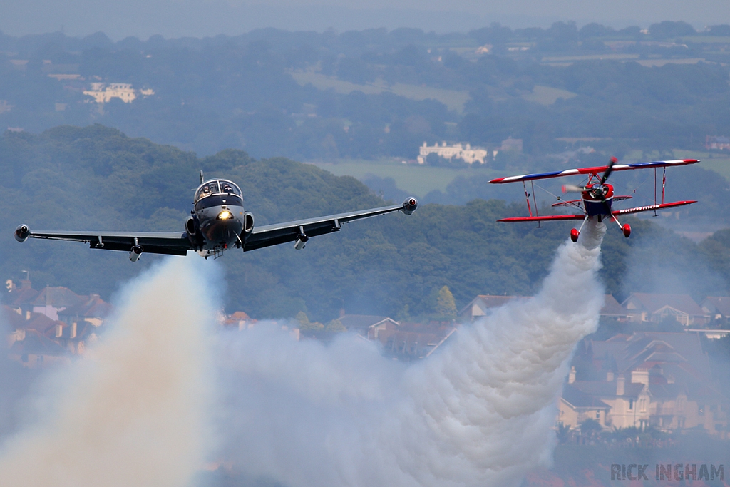 BAC 167 Strikemaster Mk82A - G-SOAF / 425 + Pitts S-2S Special - G-EWIZ