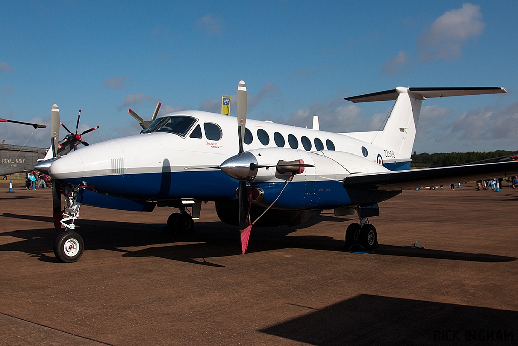 Beech King Air 350 Avenger - ZZ503 - Royal Navy