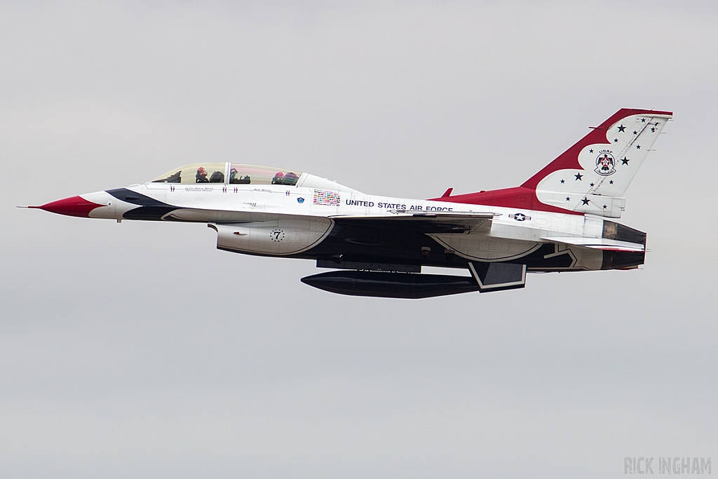 General Dynamics F-16D Fighting Falcon - 91-0479/7 - USAF | Thunderbirds