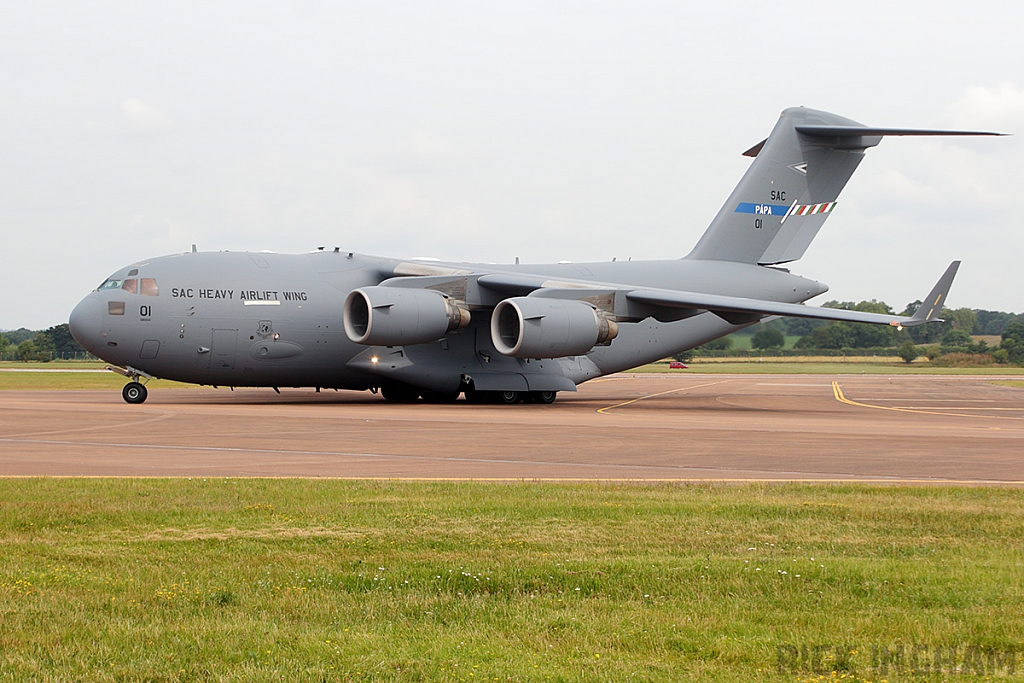 Boeing C-17A Globemaster III - 01 - NATO