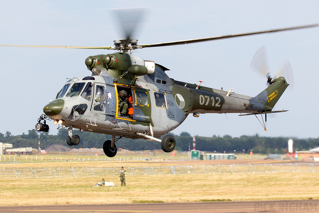 PZL W-3 Sokol - 0712 - Czech Air Force