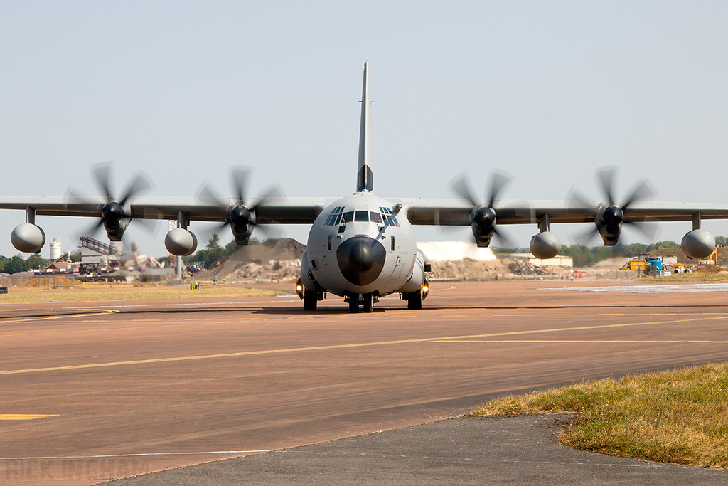 Lockheed C-130J-30 Hercules - MM62195/46-41 - Italian Air Force