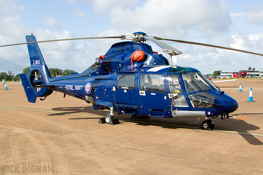 Eurocopter AS365 Dauphin II - ZJ165 - Royal Navy