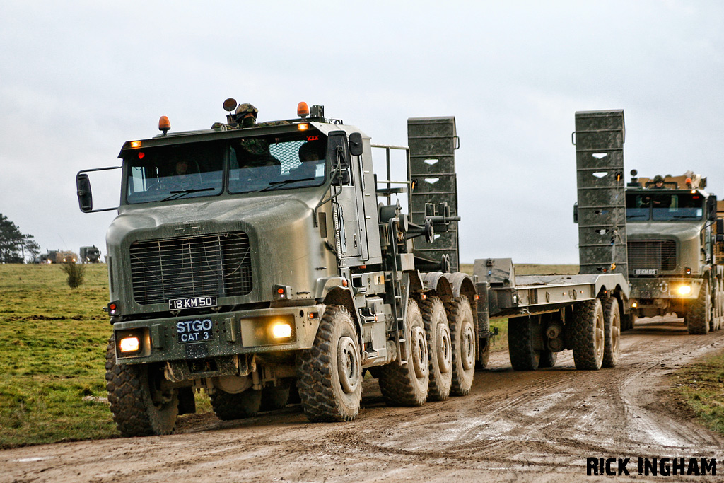 Oshkosh Heavy Equipment Transporter - British Army