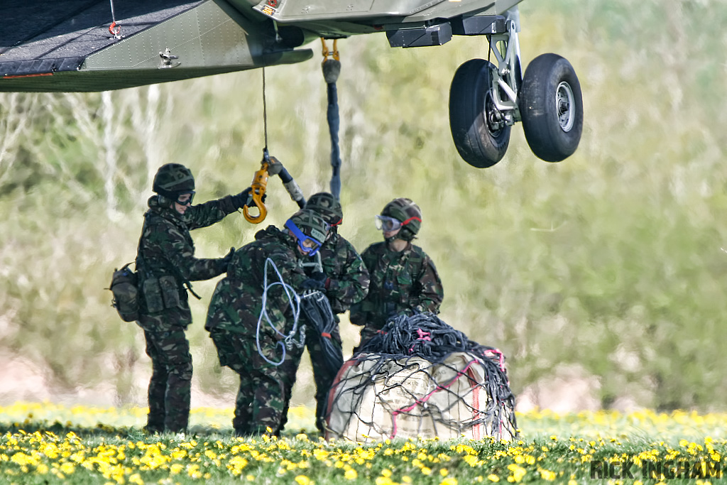 606 Squadron RAF Reserve Soldiers
