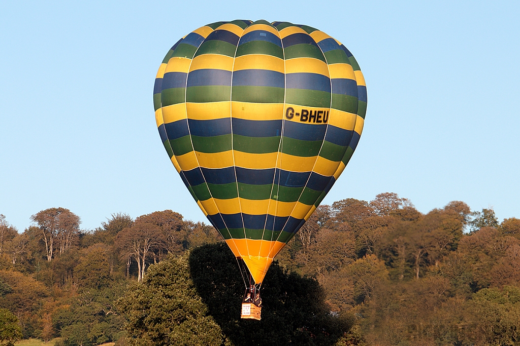 Thunder AX765 Balloon - G-BHEU