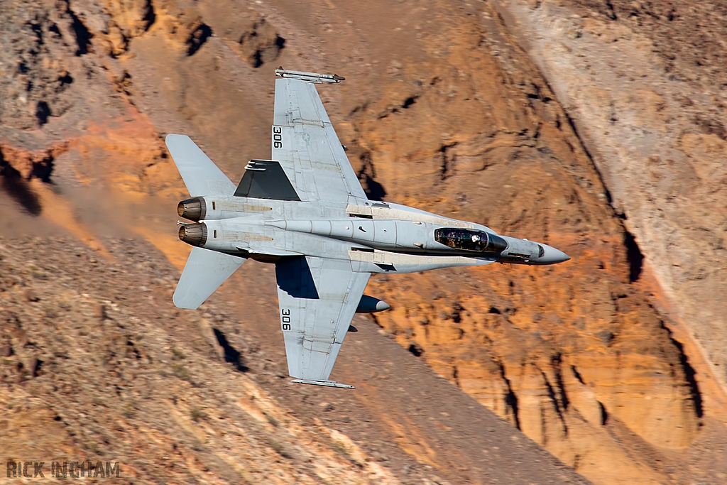 McDonnell Douglas F/A-18C Hornet - 164686 - US Navy