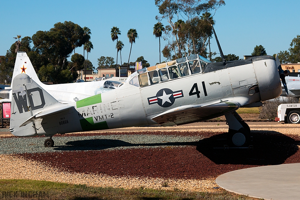 North American SNJ-5 Texan - 90866 - USMC