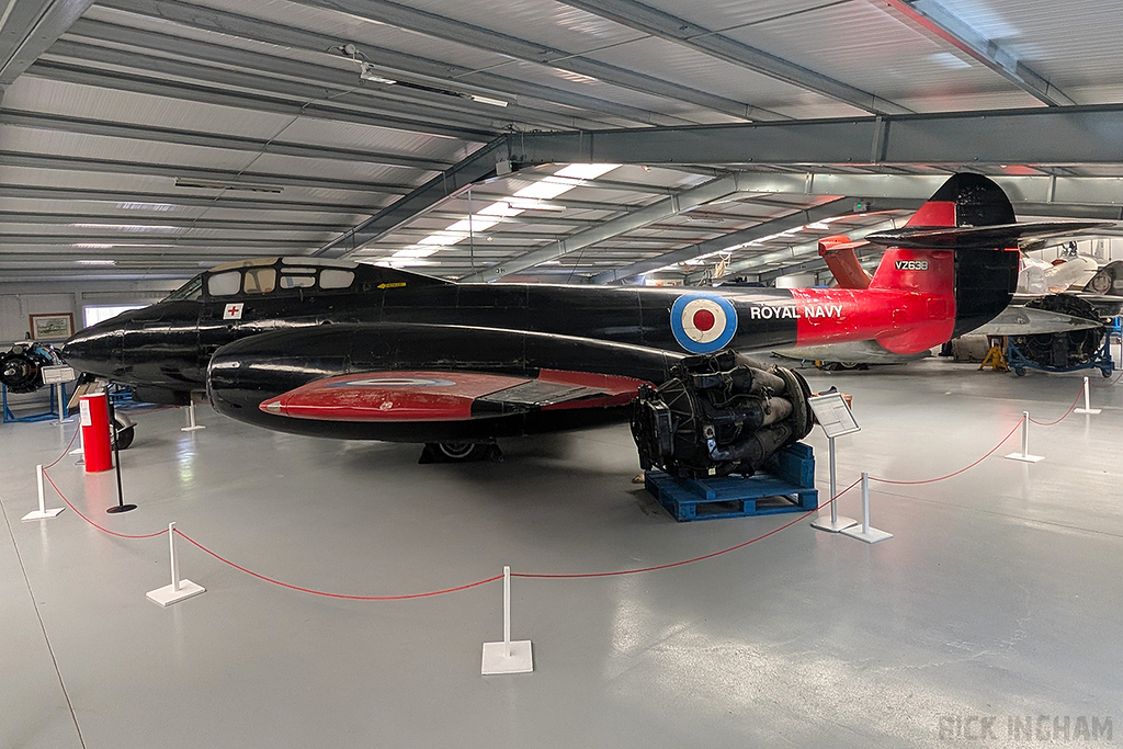 Gloster Meteor T7 - VZ638 / G-JETM - Royal Navy