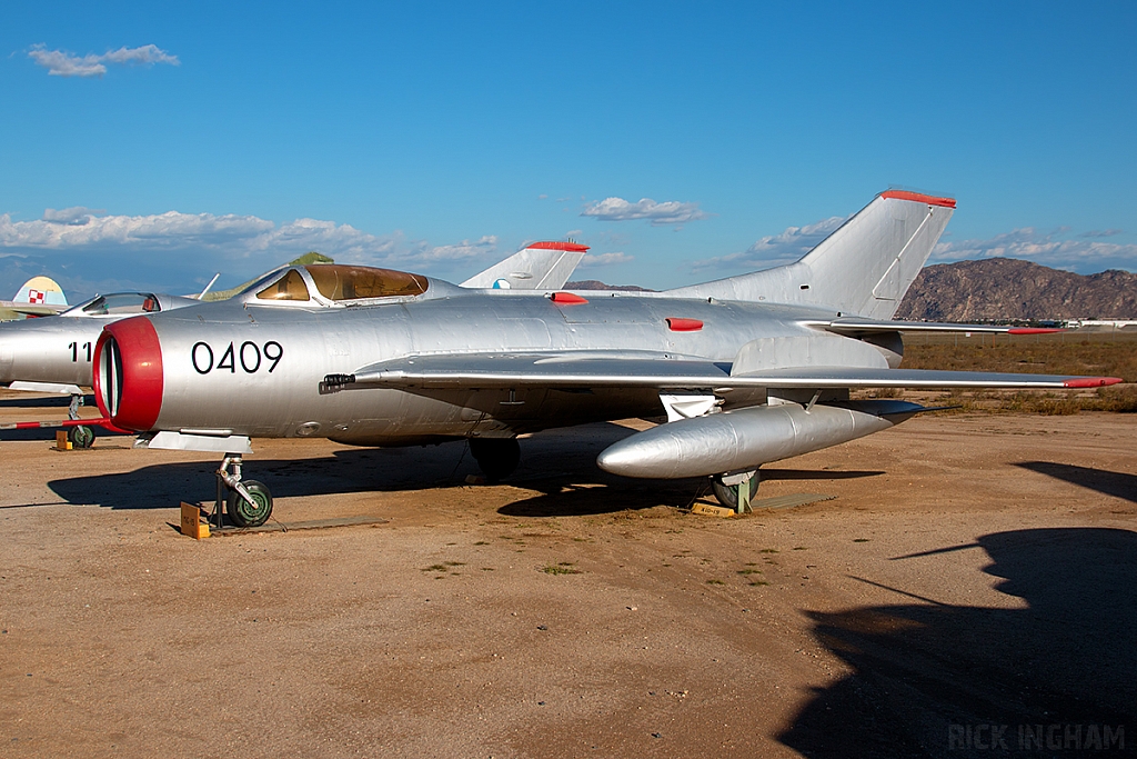 Mikoyan-Gurevich MIG-19S Farmer - 0409 - Slovakian Air Force