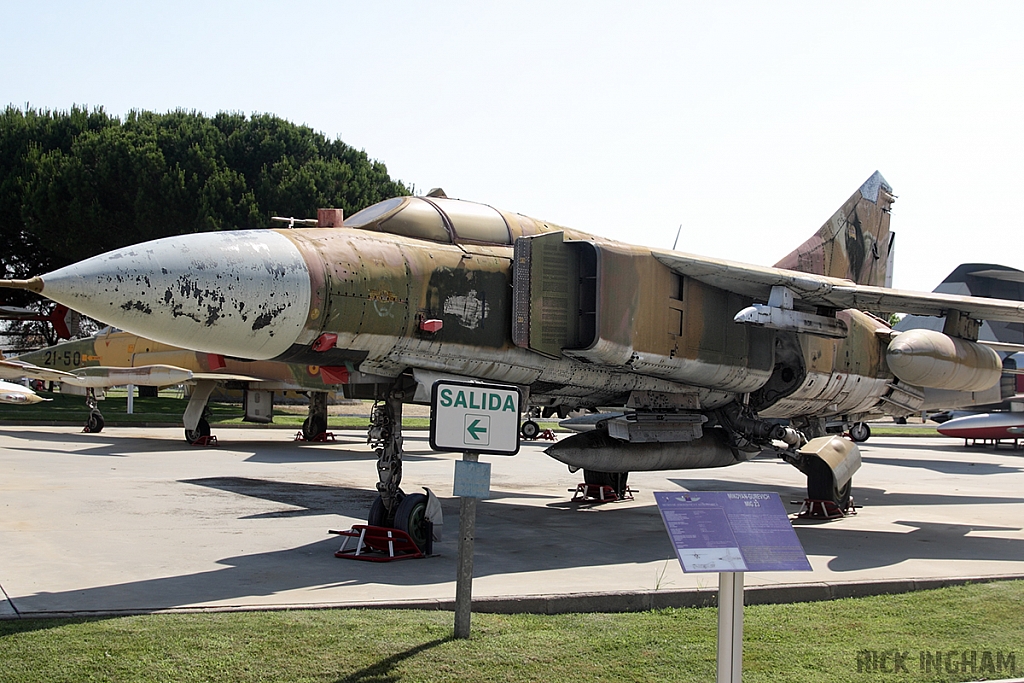 Mikoyan-Gurevich MIG-23 Flogger - 20+12 - German Air Force