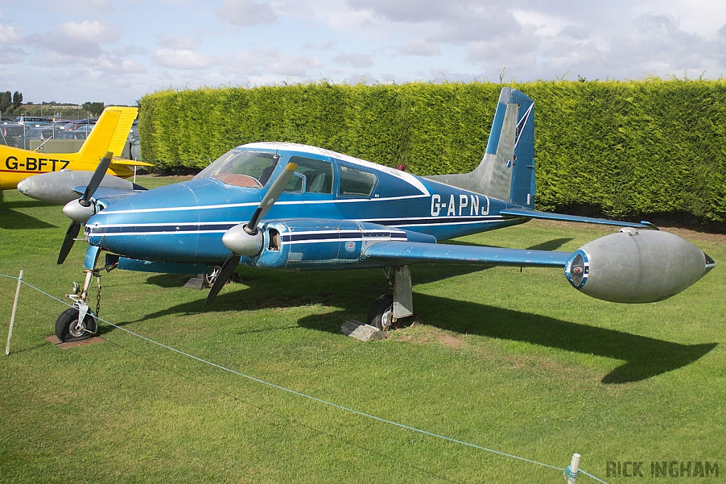 Cessna 310 - G-APNJ