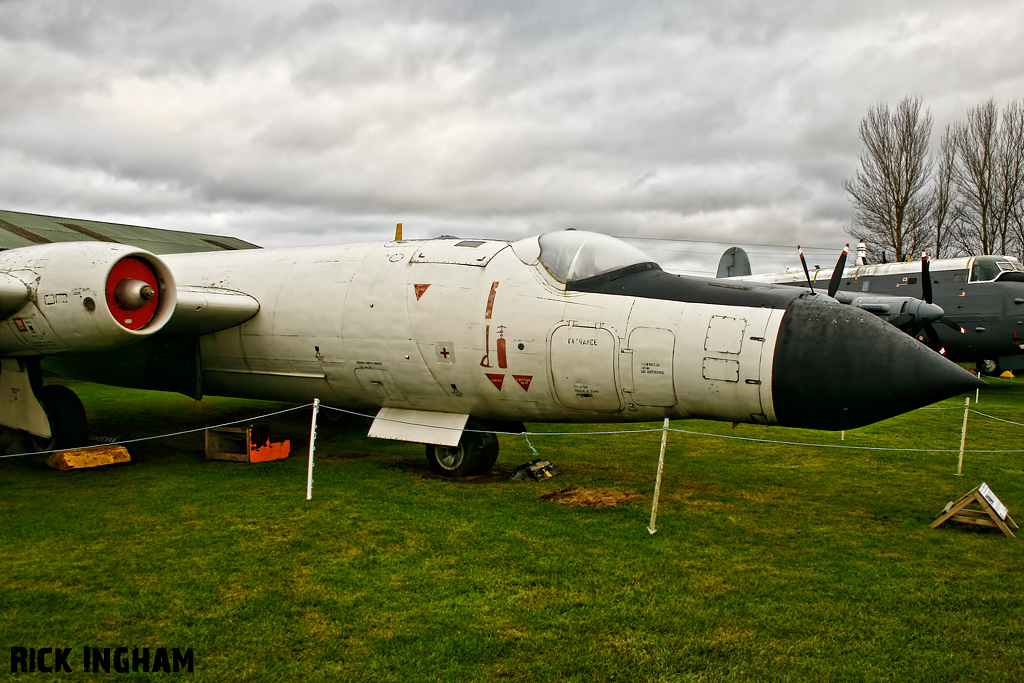 English Electric Canberra T19 - WH904 - RAF