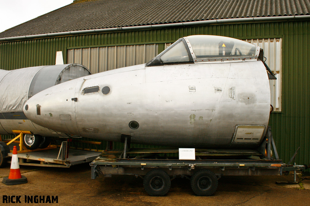 English Electric Canberra PR9 - XH177 - RAF