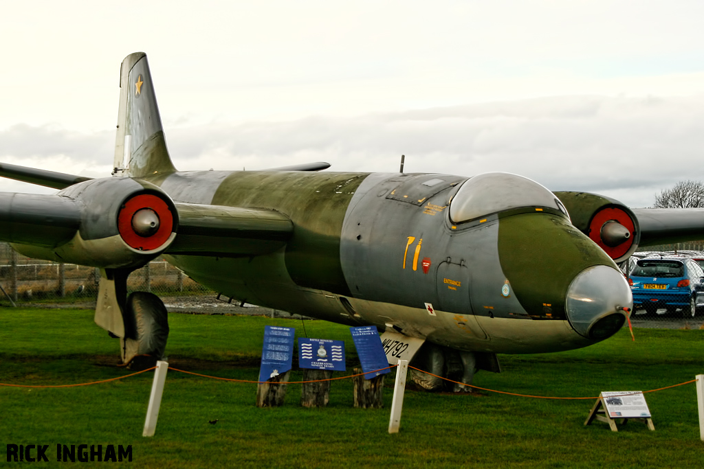 English Electric Canberra PR7 - WH791 - RAF