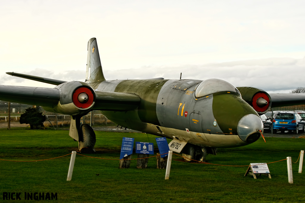 English Electric Canberra PR7 - WH791 - RAF