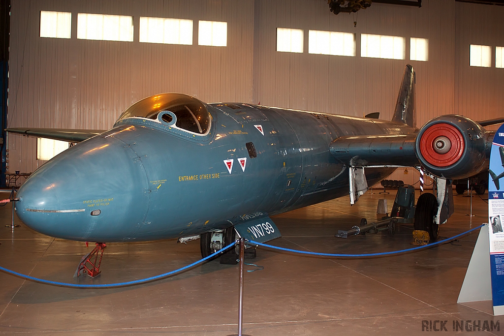 English Electric Canberra T4 - VN799 - RAF