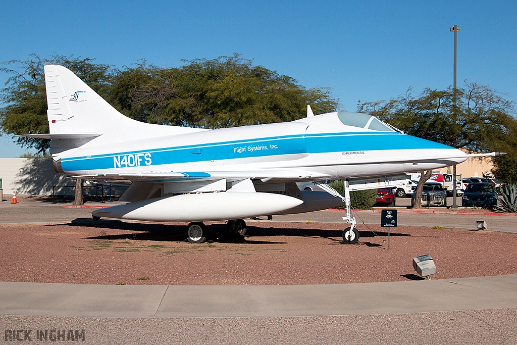 Douglas A4-C Skyhawk - N401FS/148571 - Flight Systems Inc.
