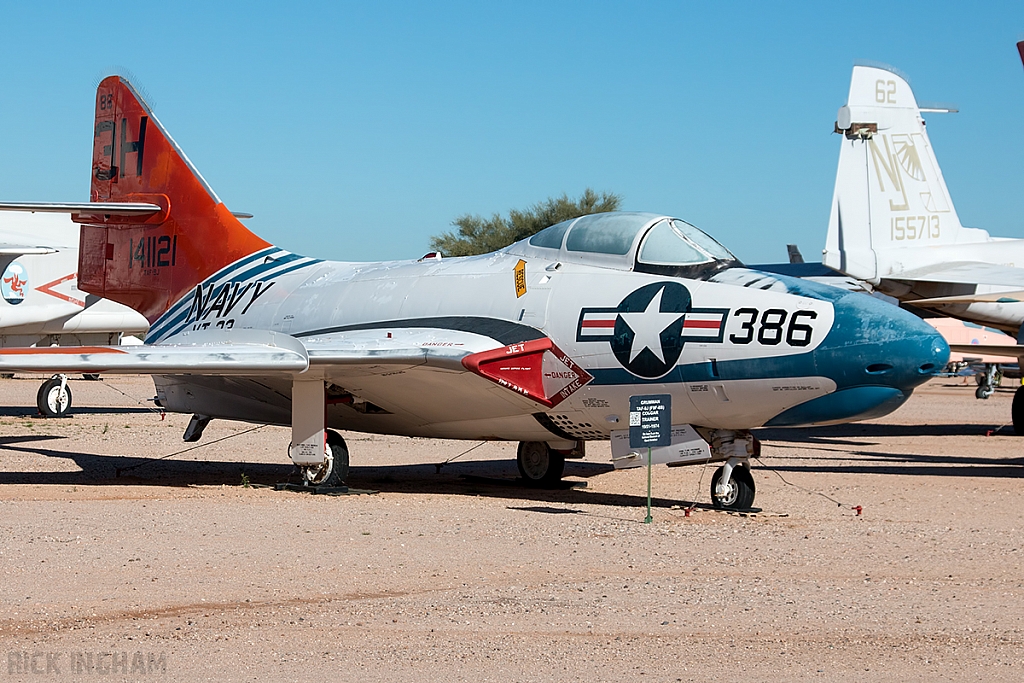 Grumman TAF-9J Cougar - 141121 - US Navy