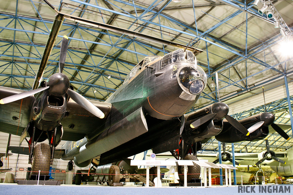 Avro Lancaster B1 - R5868 - RAF