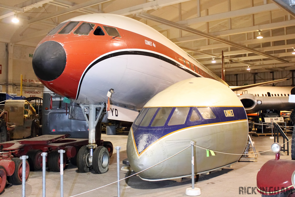 De Havilland Comet 4B - G-APYD - Dan-Air London