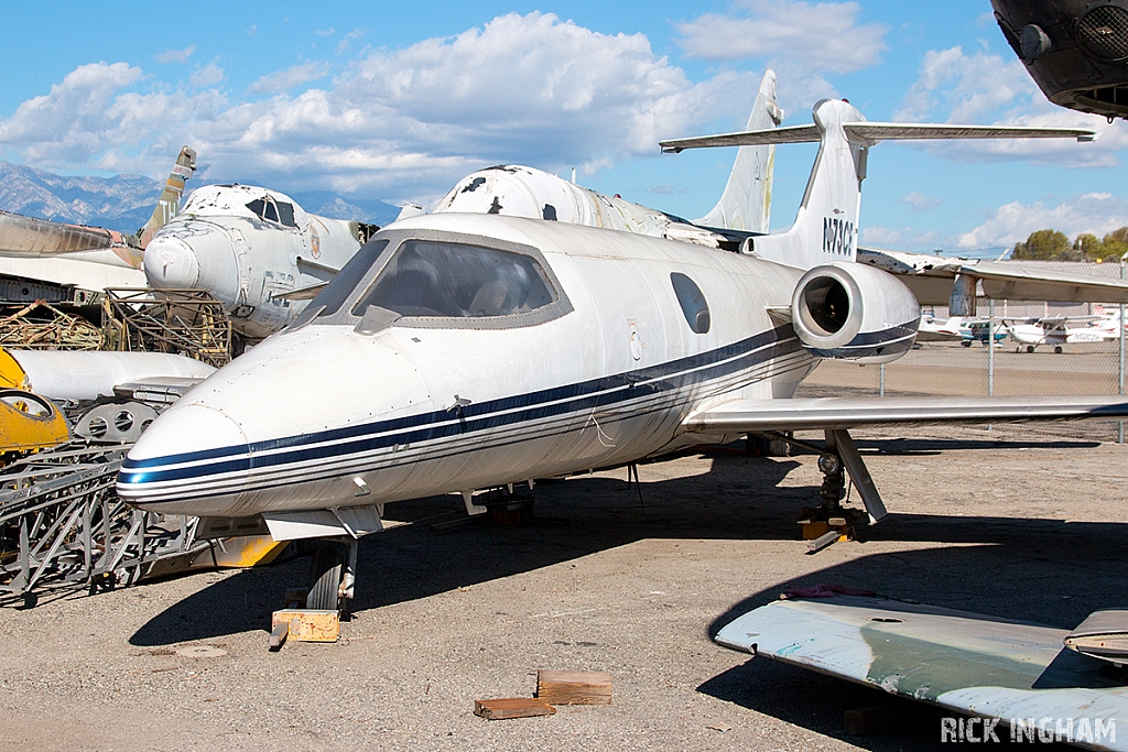 Learjet 23 - N73CE