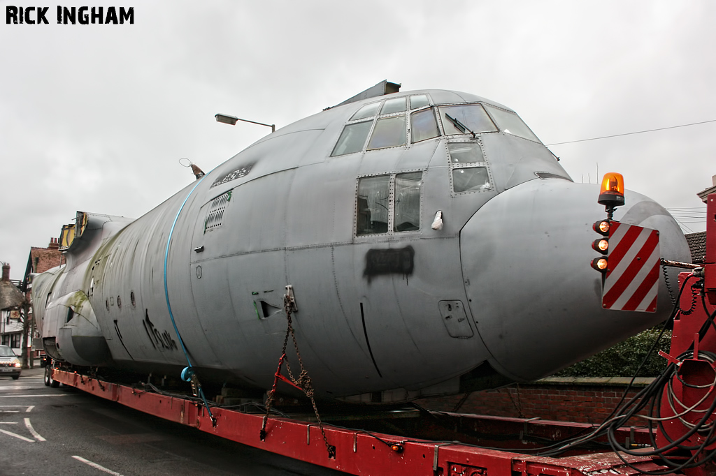 Lockheed C-130K Hercules C3 - XV220 - RAF