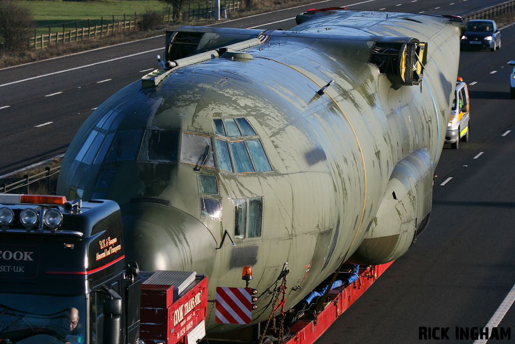 Lockheed C-130K Hercules C3 - XV305 - RAF
