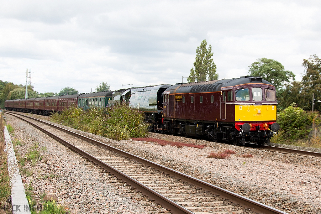 Class 33 - 33029 + 34067 'Tangmere' - WCRC