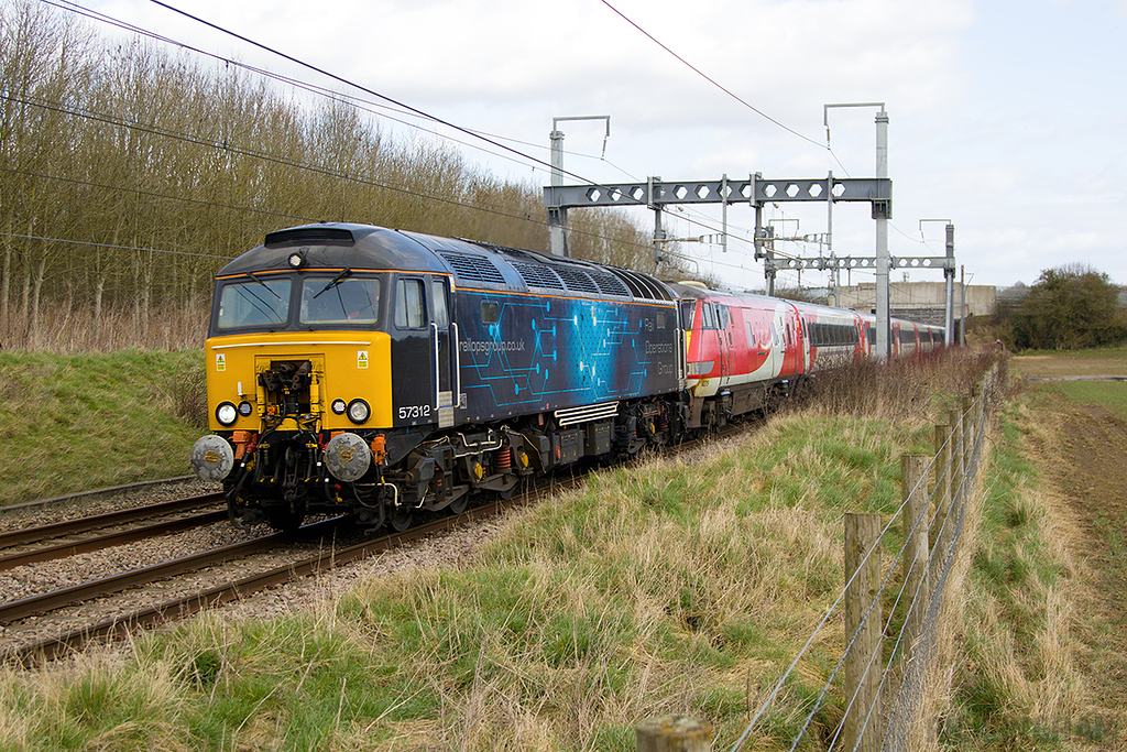 Class 57 - 57312 - Rail Operations Group + Class 82 DVT - 82219 + BN03